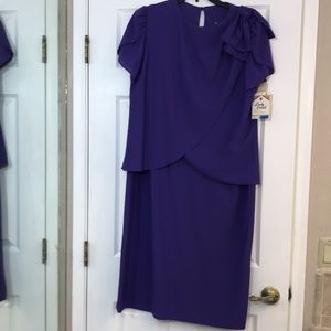 Lady Carol Purple Short Sleeved Dress-Size 16  NWT